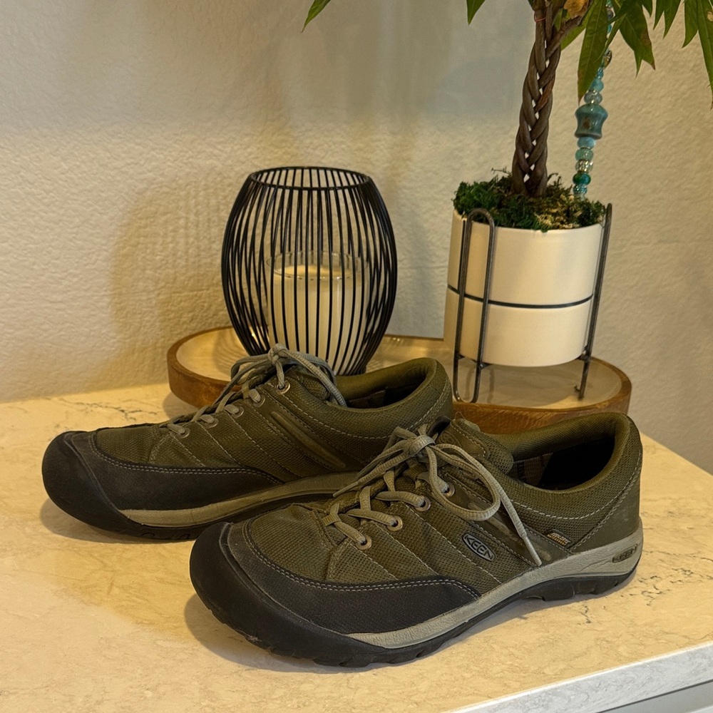 KEEN Men's Forest Green Sneakers